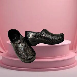Dansko Professional Henna Floral Patent Clog Mule Size 39